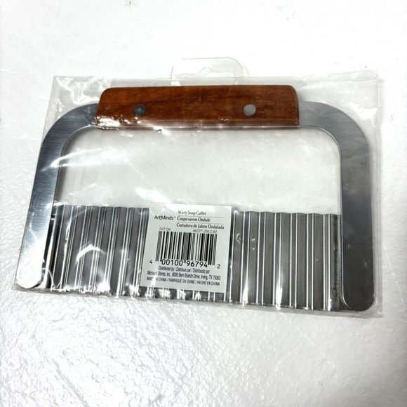 Artminds Stainless Steel Wavy Soap Cutter NWT - Picture 2 of 5